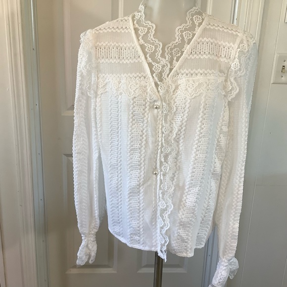 Chicme  V neck plain lace trim long sleeve shirt. Size X-Large - Picture 3 of 12